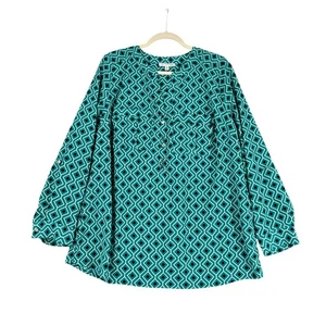 Blusa túnica verde manga larga estampado geométrico botones al frente Notations 1X - Imagen 1 de 6