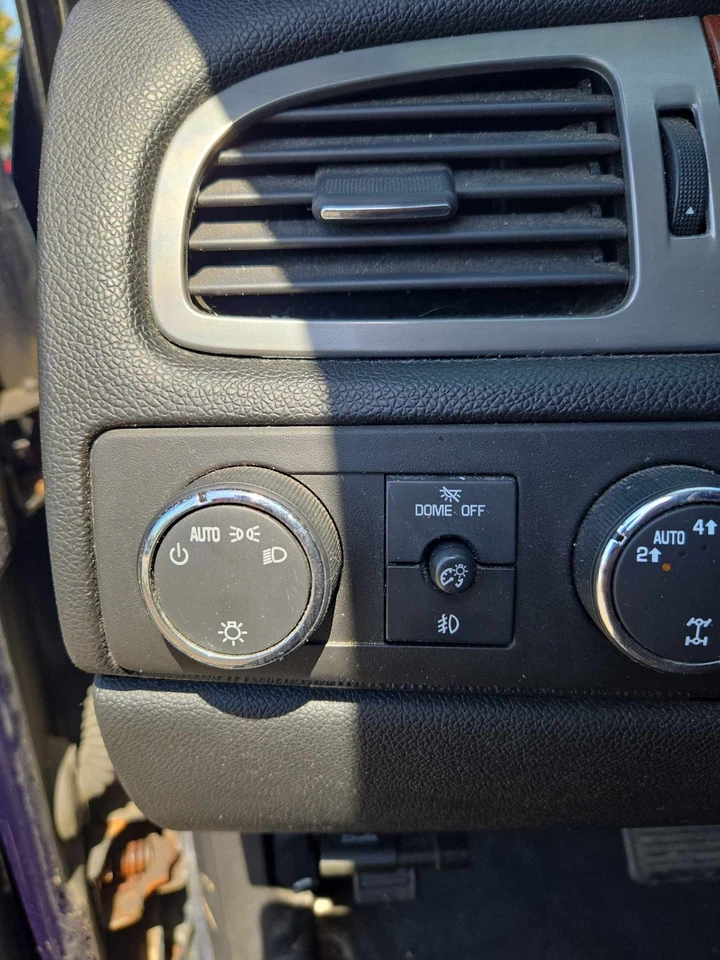 Interruptor de faros (dash Mtd) CHEVY TAHOE 07 08 09 10 11 12 13 14 Foto 1 de 1