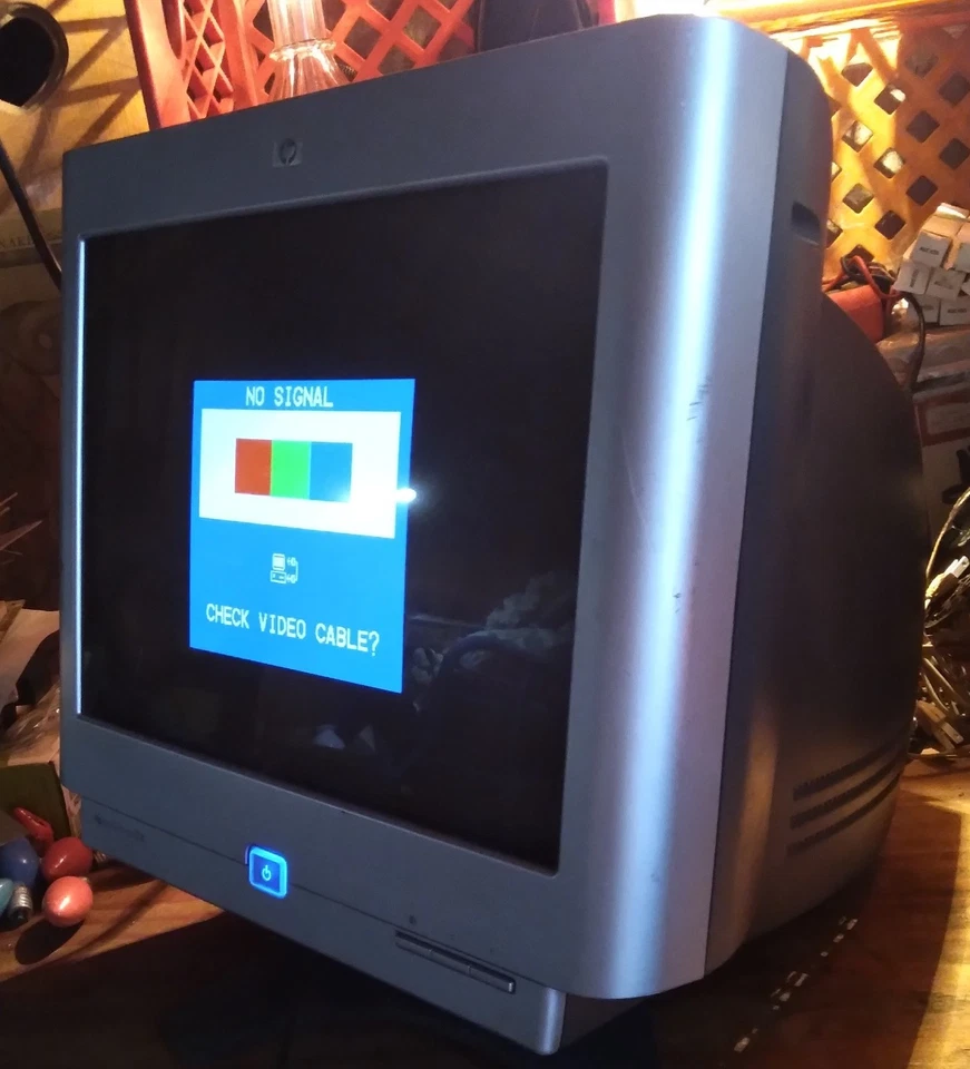 VINTAGE HP PAVILION MX704 MONITOR - Image 1 of 1