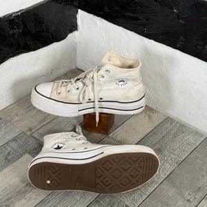 Converse Chuck Taylor All Star High Top UK 7 scarpe da ginnastica tela bianche suole grosse - Foto 1 di 16