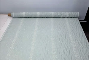 TELA DE GEO PUNTOS BORDADA AZUL BRUMA JEFFERY MARK KRAVET GAFFEY MIST POR YARDA 52"W - Imagen 1 de 6
