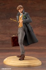Kotobukiya Fantastic Beasts 2 ARTFX+ PVC Figura 1/10 Newt Scamander 18 cm