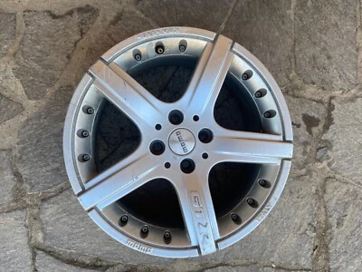 Vendo cerchi MOMO GTR - Immagine 1 di 2