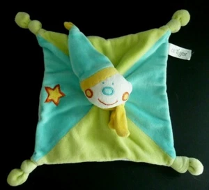 36. DOUDOU PLAT TIGEX LUTIN CLOWN VERT BLEU BLANC ETOILE JAUNE TTBE - Foto 1 di 4