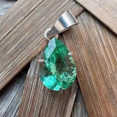 23.10 Ct Natural Green Sapphire Pear Cut Loose Gemstone 925 Solid Silver Pendant - Image 1 of 4