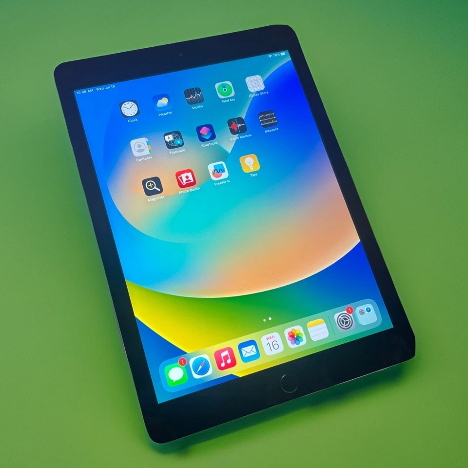 Apple iPad 5 5th Gen 32GB 9.7" A1822 (Max iOS 16.7.10) MP2H2LL/A Space Gray - Image 1 of 1