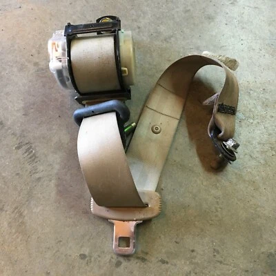 95 96 1996 NISSAN MAXIMA PASAJERO DERECHO CINTURÓN SEGURIDAD TRASERO RETRACTOR BRONCEADO Foto 1 de 3