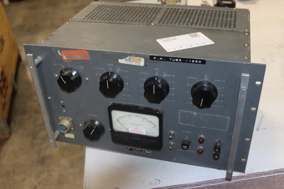 Fluke Model 405 Power Supply - Image 1 of 1