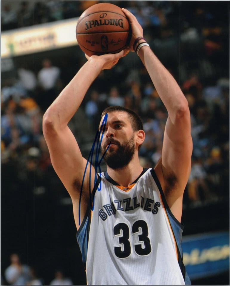 ~~ MARC GASOL Auténtico Firmado a Mano "MEMPHIS GRIZZLIES" 8x10 Foto C ~~ Foto 1 de 1