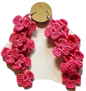 Rosa Blumen langer Kronleuchter STATEMENT Handarbeit USA gehäkelt Ohrringe Haken baumeln - Bild 1 von 8