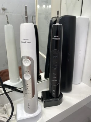 Juego de 2 cepillos de dientes eléctricos recargables Philips Sonicare PerfectClean HX751V Foto 1 de 3