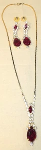 Juliana Runway unsignierte Halskette & Ohrhänger Rubinrot und klare Strasssteine - Bild 1 von 5