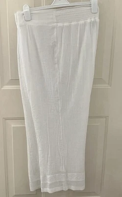 Новые направления 1 X изогнутый белый гофрированный марлевые укороченные брюки - Изображение 1 из 4