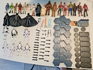 27 STAR WARS , ZOMBIE FIGUREN ,VIELE WAFFEN UND VERSCHIEDENE STANDS - Bild 1 von 6