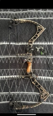 Mathews Reezen 7.0 Solocam 60lbs Right-Handed Lightweight Compound Bow Reezen70 - Image 1 of 4