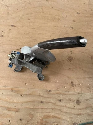 Manija de freno de estacionamiento/emergencia OEM 996.424.361.01 Porsche Boxster 986, 996 Foto 1 de 4