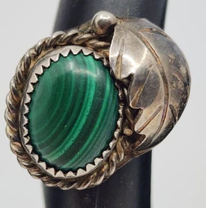Vintage Old Pawn Native American Sterling Silver & Malachite Ring Size 5 - Picture 1 of 8