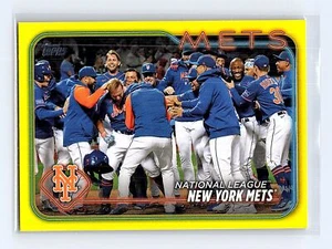 Topps #557 New York Mets amarillo 2024 - Imagen 1 de 2