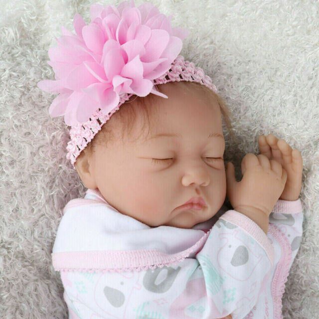 WOOROY Lifelike Reborn Baby Dolls Girl - 22 Inch Sleeping Real Life Newborn  Baby Dolls Realistic Reborn Doll/Babies That Look Real Gift for Kids Age