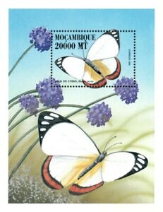 Mozambique 2000 - Butterflies and Flowers - Souvenir Sheet - Scott 1372 - MNH