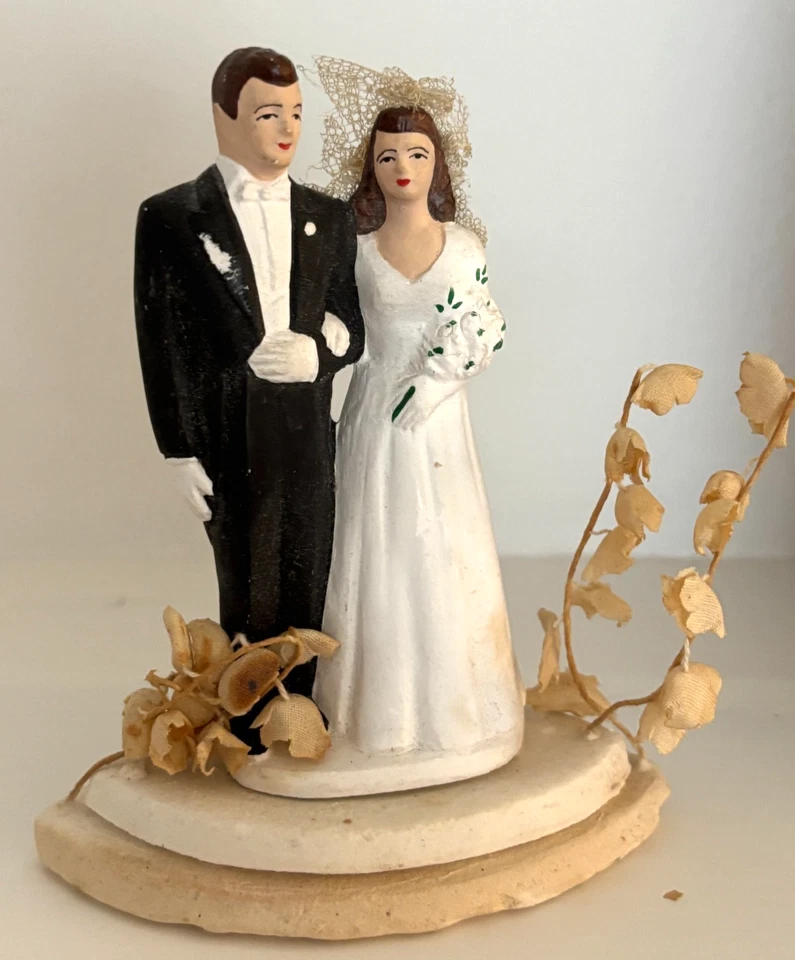 Topper de pastel de boda vintage MCM 1950 tiza novia novio Foto 1 de 4