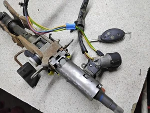 Citroen C5 2004 Diesel Ignition barrel lock MIK20193 - Picture 1 of 4