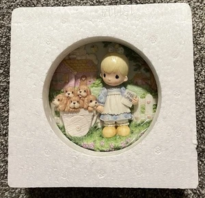 Precious Moments Sculpted Plate 186430 NIB Girl With Puppies - Picture 1 of 4