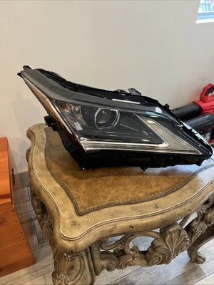 Faro LED lado derecho pasajero Lexus RX350 RX450H 2016-2019 OEM Foto 1 de 4