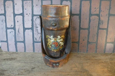 Antiguo cubo portadores de municiones de cuero inglés de 1800 B.H.&G. Ltd 1942 Foto 1 de 4
