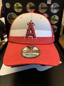 Los Angeles Angels New Era 39Thirty “Striped Shadow Collection” Flex Fit Sz S/M - Picture 1 of 5