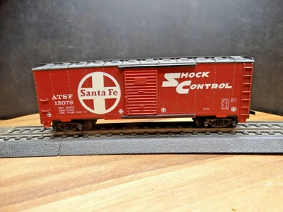 TYCO HO Scale 40' Santa Fe Shock Control ATSF 12079 Sliding Door Box Car - Image 1 of 4