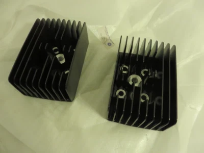 Yamaha Zylinderköpfe RD200 1E8 cylinder head 1E8-11111-00 Original NEU - Bild 1 von 2