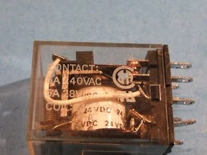 Menge 10 Stück OMRON MY2N-D2 24VDC Relais (Japan) - Picture 1 of 4