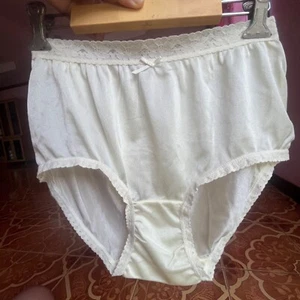 Panties Size.7 Double Nylon Crotch Slippery Lace Granny Yellow Classic Briefs - Picture 1 of 12