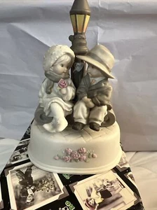 Pretty As A Picture-Enesco “You Captured My Heart From the Very Start” Music Box - Picture 1 of 9