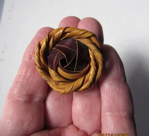 Asian Inspired hand crafted button - split bamboo raffia straw - vintage buttons - Picture 1 of 1