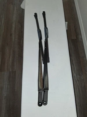 96-02 Toyota 4Runner 95-98 Tacoma OEM пара рычагов стеклоочистителя переднего стекла  - Изображение 1 из 2