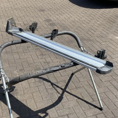 Degrau lateral direito / Veja a descrição para Mitsubishi PAJERO V25C MK2 3.5 - Imagem 1 de 4