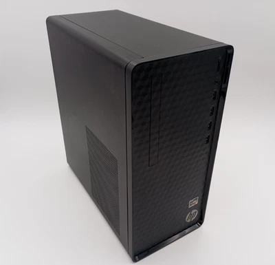 PC HP M01-F3000SL Ryzen 5 5600G 3,9 GHz 512 GB SSD 16 GB RAM Wi-Fi Windows 11 - Immagine 1 di 3