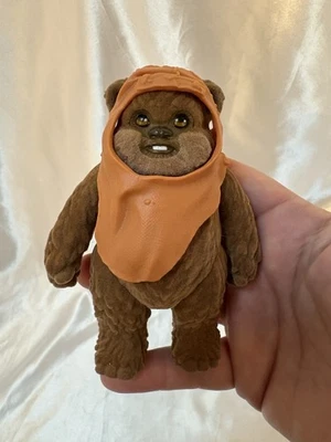 Figura de acción Wicket The Ewok 4" Star Wars 2016 Forces of Destiny Hasbro Collect Foto 1 de 4
