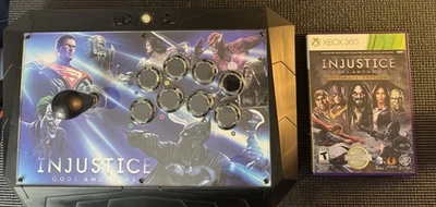 Juego Xbox 360 Injustice Gods Among Us con mando Arcade Joy Stick Foto 1 de 4