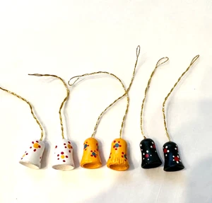 VINTAGE 6 WOODEN BELLS CHRISTMAS TREE ORNAMENTS - Picture 1 of 1