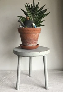 Vintage French Rustic Small but Heavy Handmade Gray Tripod Stool Plant Stand. - Picture 1 of 7