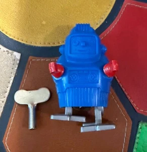ROBOT giocattolo vintage anni 60 Tomy MINIROBOT avvolgibile Mighty Midget Giappone con chiave FUNZIONA - Foto 1 di 11