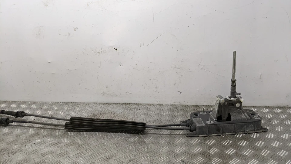 AUDI A3 TFSI SPORT 5DR ХЭТЧБЕК 2007 ПЕРЕКЛЮЧАТЕЛЬ ПЕРЕДАЧ / ПЕРЕКЛЮЧАТЕЛЬ 1Q0711049 - Изображение 1 из 4