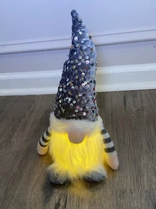 Gnomo di Natale LED con Cappello Paillettes Peluche Decorazione Grigio 10" - Foto 1 di 3