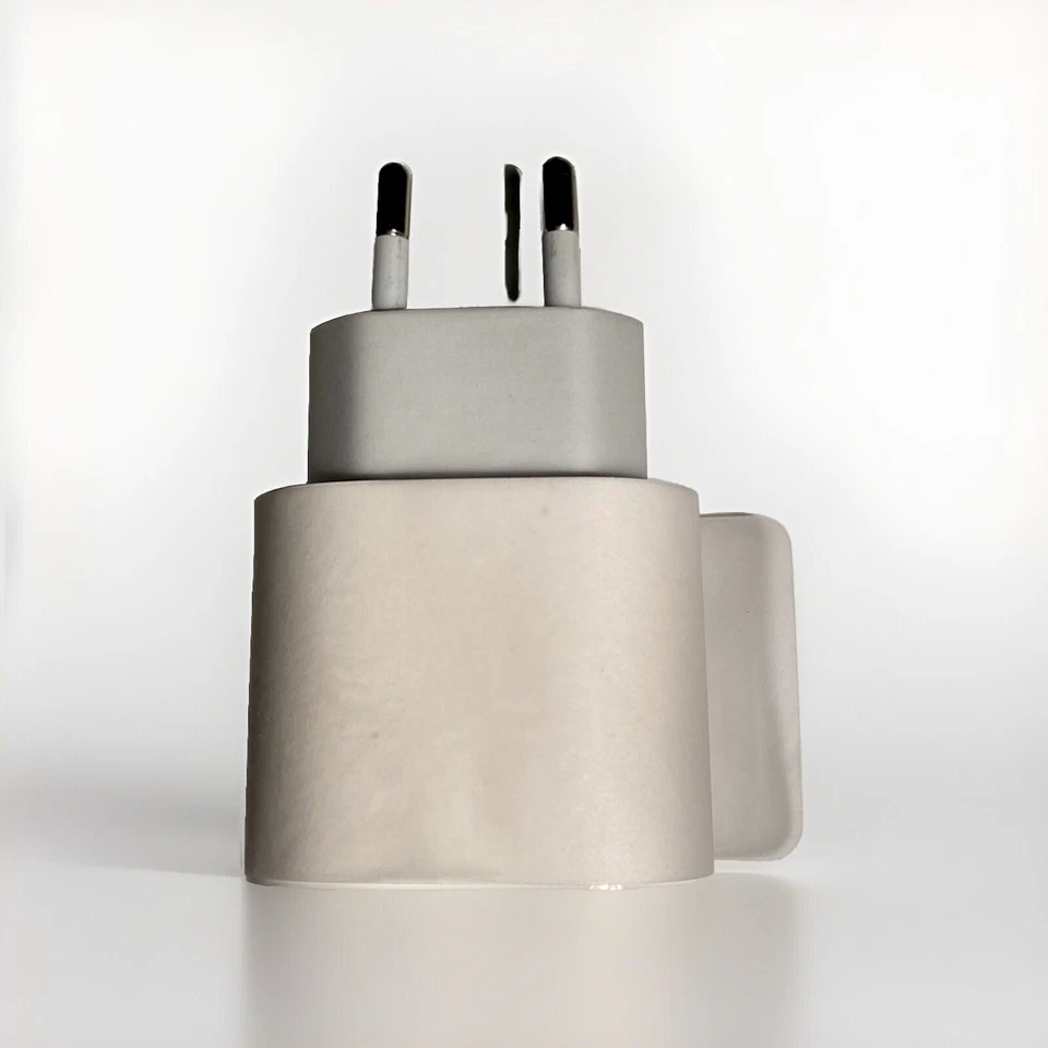 Apple 20W USB‑C Caricabatteria per iPhone/iPad - Bianca (MHJE3ZM/A) - Immagine 1 di 1