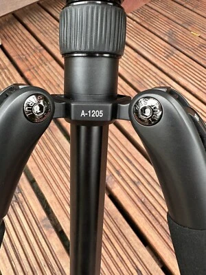 Sirui A1205 Carbon Fiber Travel Tripod/Monopod with Y-11 Ball Head - UK Seller! - Image 1 of 4