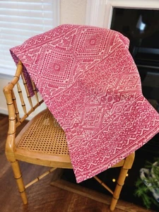 Bufanda de mesa azteca rosa Jacquard Boho calidad hotelera ropa de cama NUEVA Queen - Imagen 1 de 5