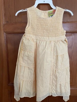 Vestido Penelope Mack Niñas Talla 4T Amarillo Ojales con Calzoncillos y Volantes Usado 1X Foto 1 de 4